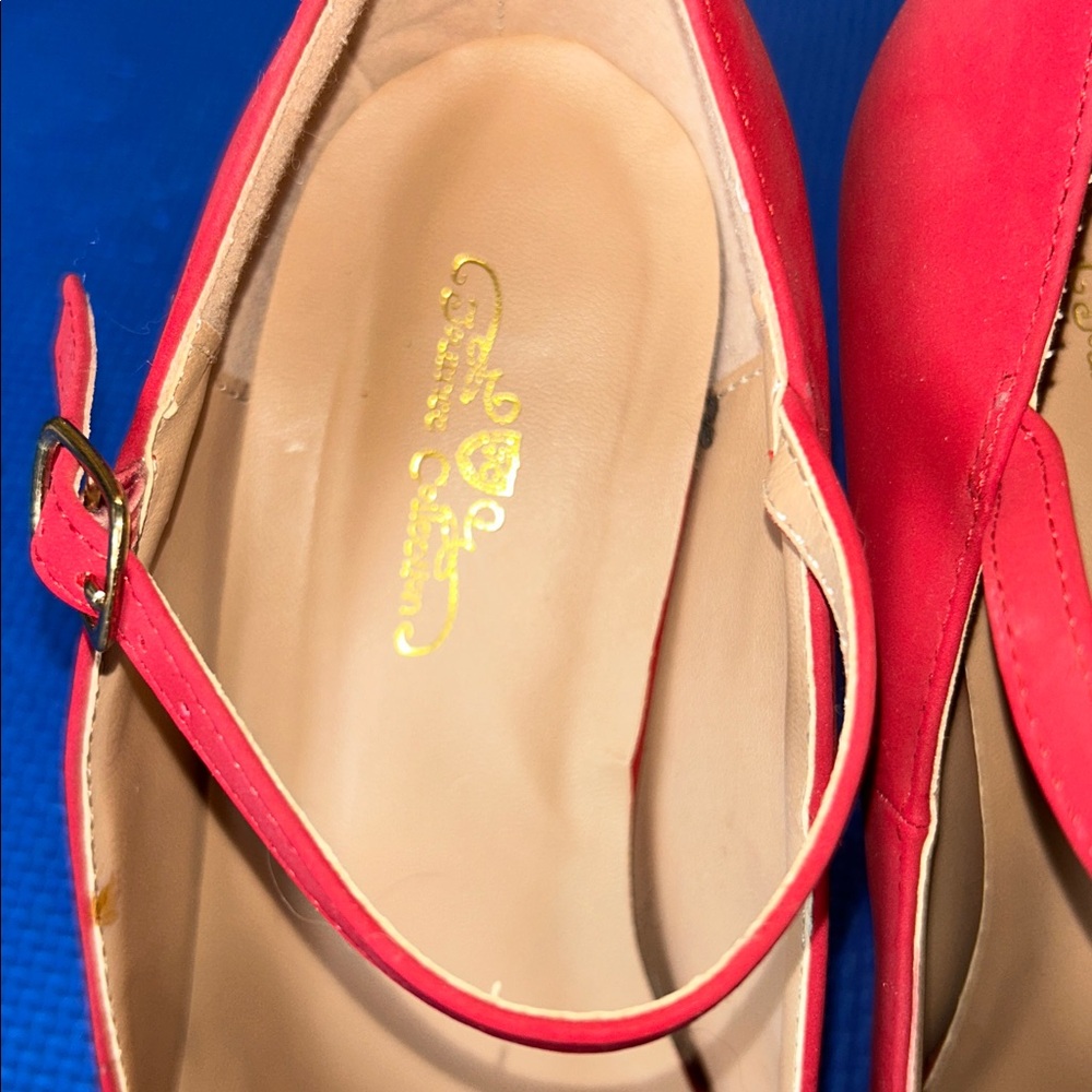 Elegant Red Mary Jane Heels - Picture 5 of 11